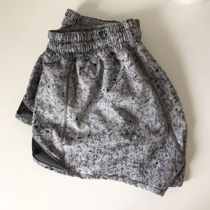 Lululemon Hotty Hot Shorts Size 6